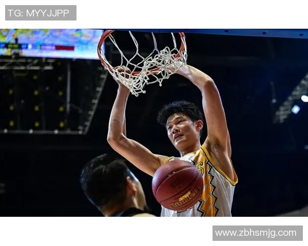 胡金秋：从青涩少年到篮球明星的成长之路与辉煌成就